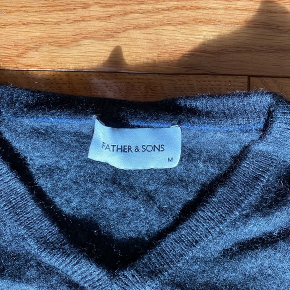 Cashmere Father & Sons V-neck - Picture 2 of 4